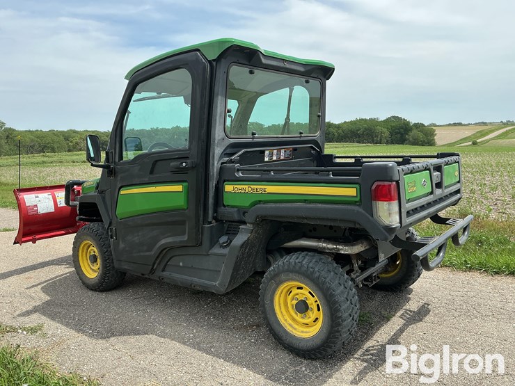 2019-john-deere-gator-image-7