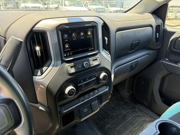 2019-chevrolet-silverado-1500-image-17