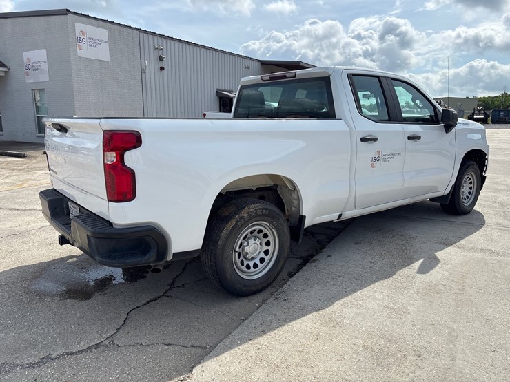 #3626-•-2021-chevrolet-silverado-pickup-truck-image-3