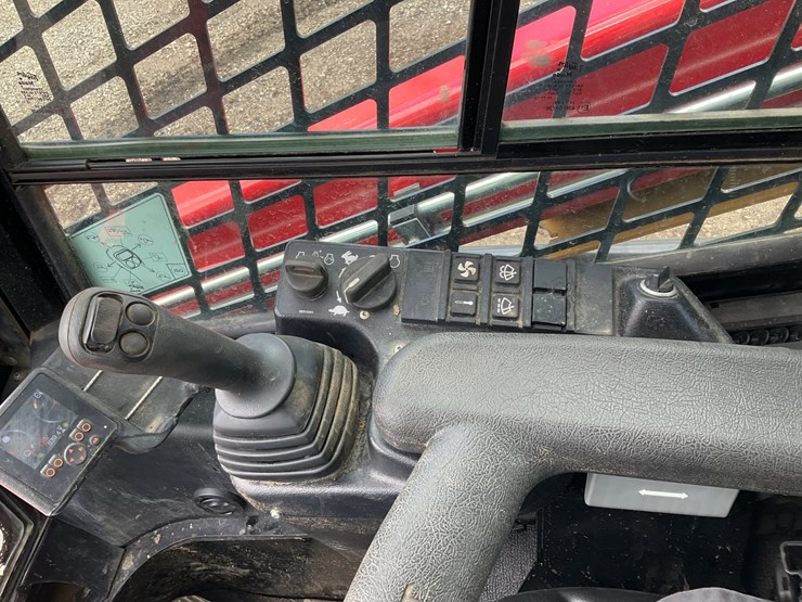 2023-manitou-2550rt-image-39