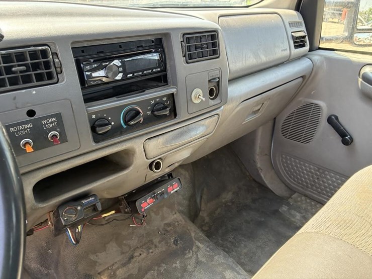 2001-ford-f350-image-24