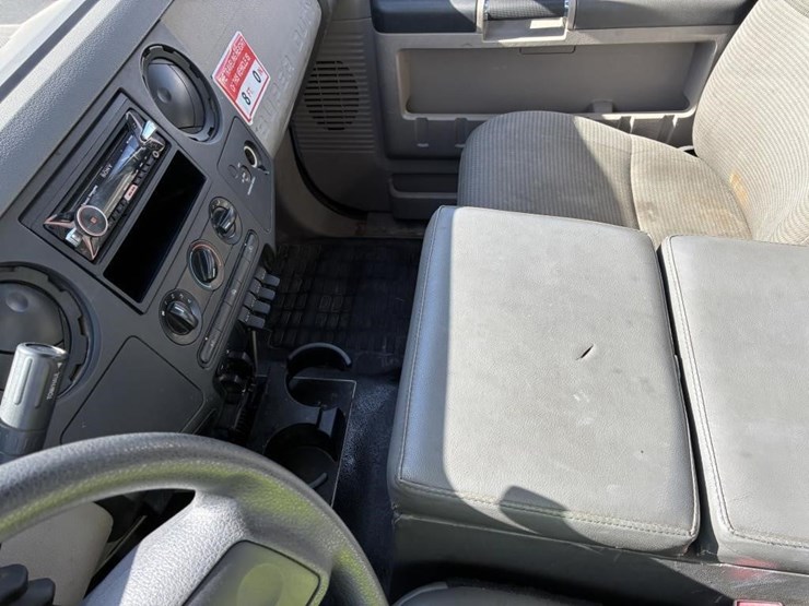 2009-ford-f550-image-19
