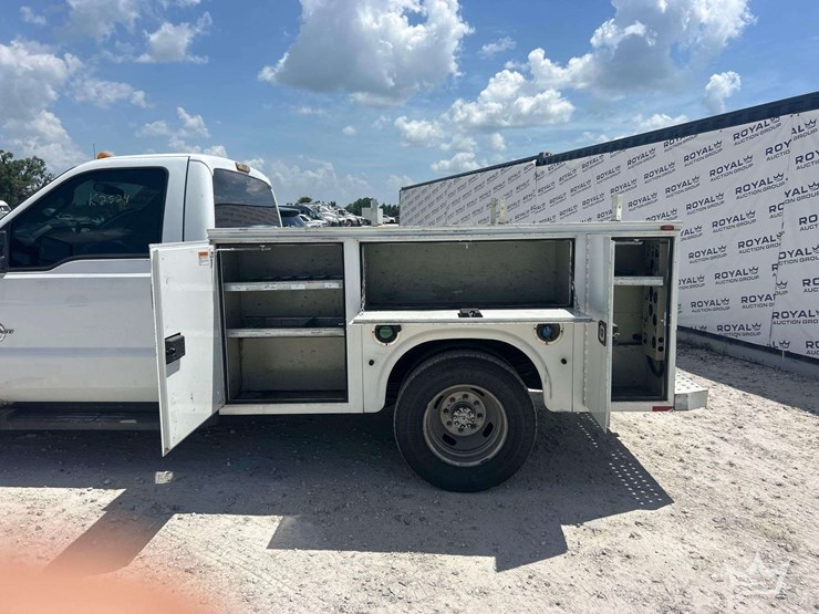 2015-ford-f350-image-12