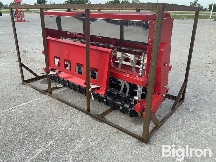 2026-massey-ferguson-730-image-5