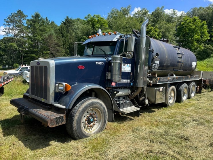 2010-peterbilt-367-image-1
