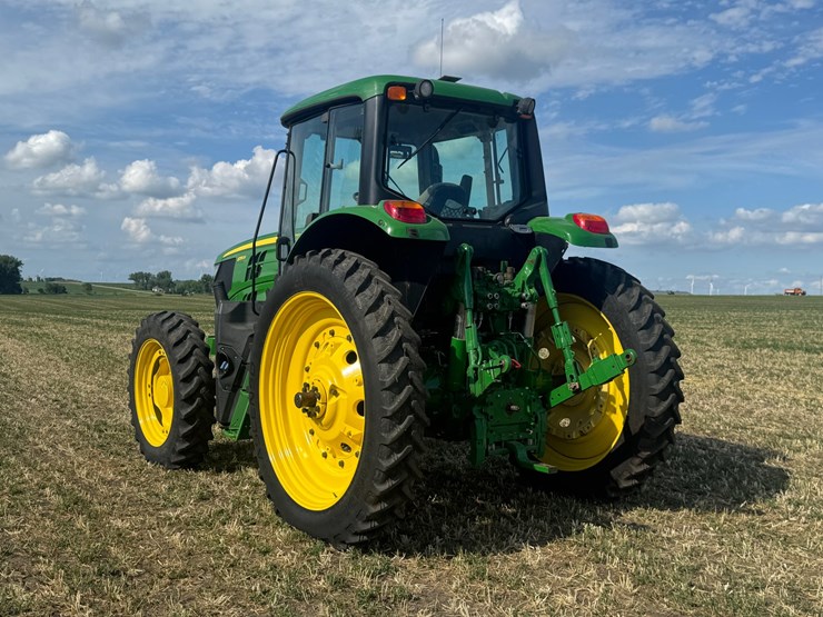 2018-john-deere-6155m-image-3