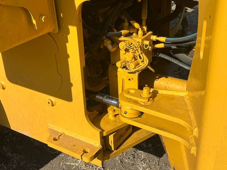deere-524k-image-60