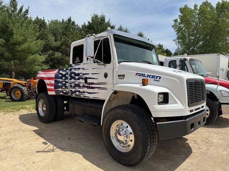 2002-freightliner-fl80-image-3