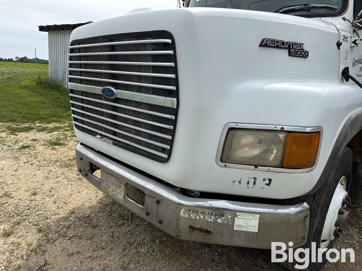 1995-ford-l9000-image-12