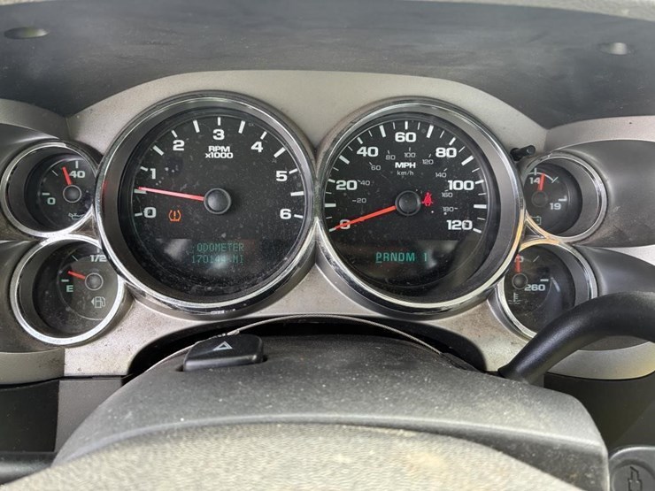 2011-chevrolet-2500hd-image-15