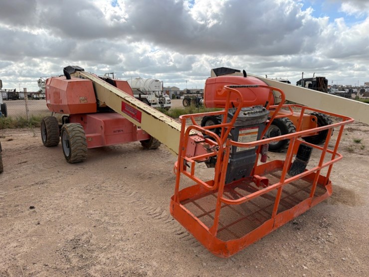 2013-jlg-600s-image-3