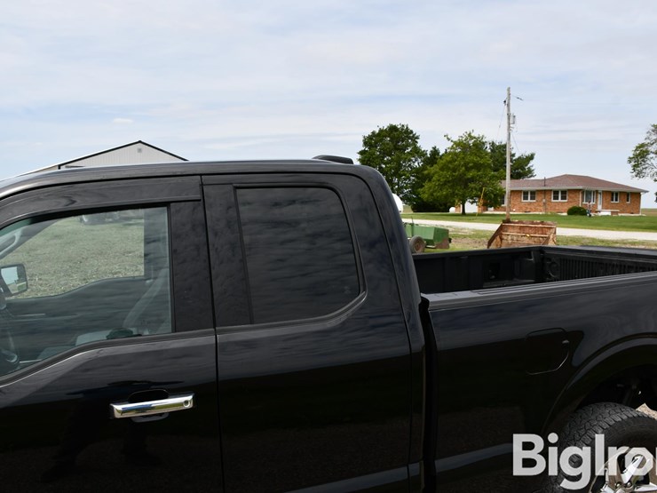 2025-ford-f150-xlt-image-15