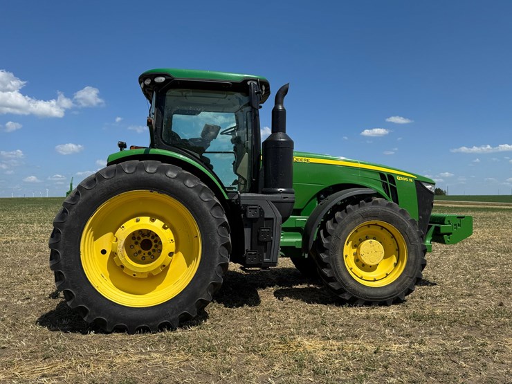 2019-john-deere-8295r-image-8