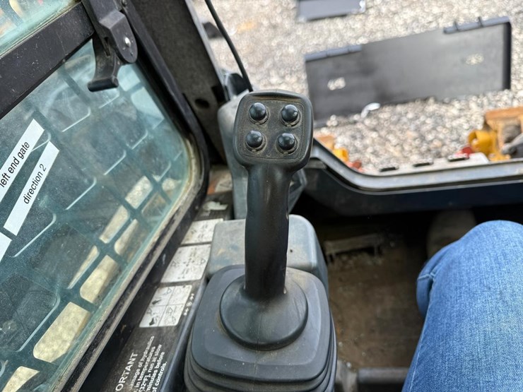 2017-deere-333g-image-23