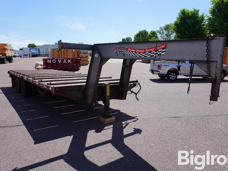 2007-iron-steer-10r25-25'-t/a-gooseneck-roller-trailer-image-3