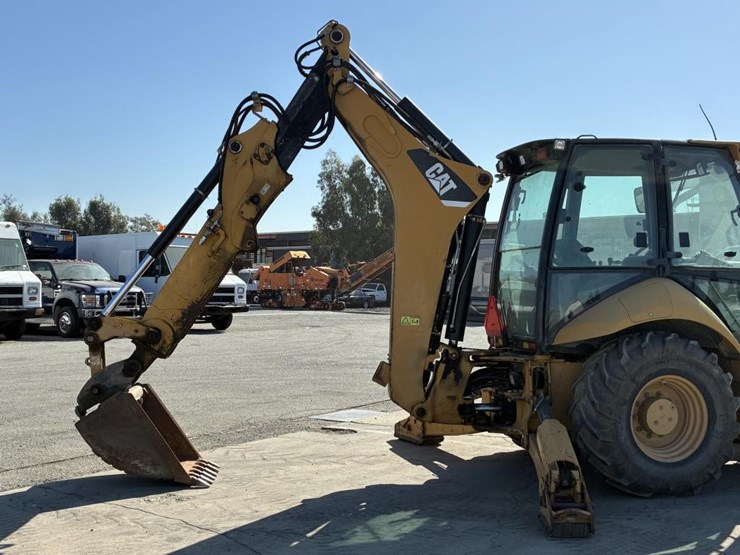 2014-caterpillar-430e-image-13