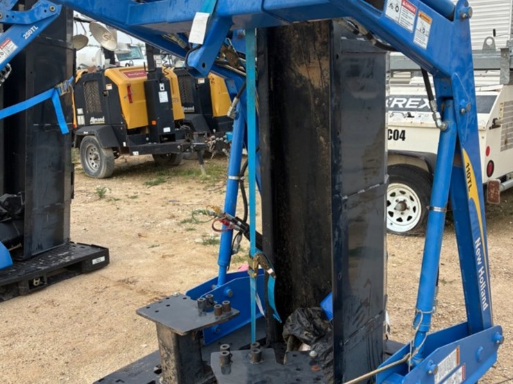 new-holland-110tl-image-2