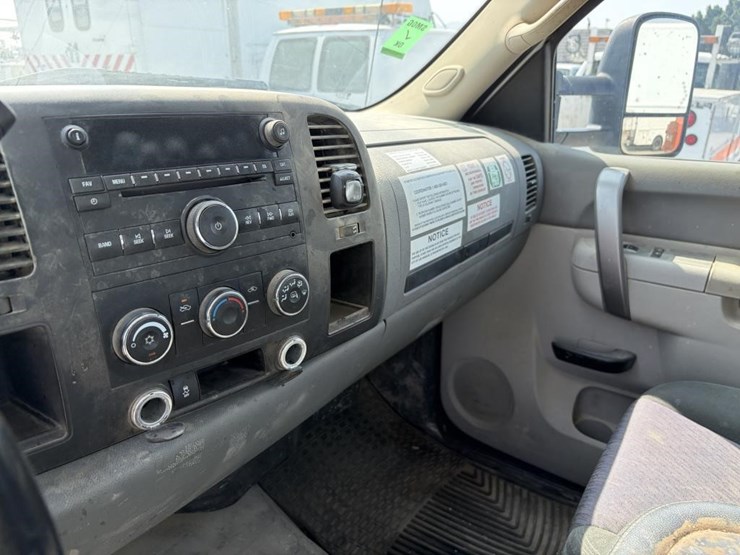 2012-gmc-2500-image-16