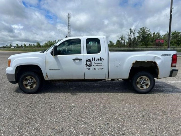 2010-gmc-2500hd-image-7