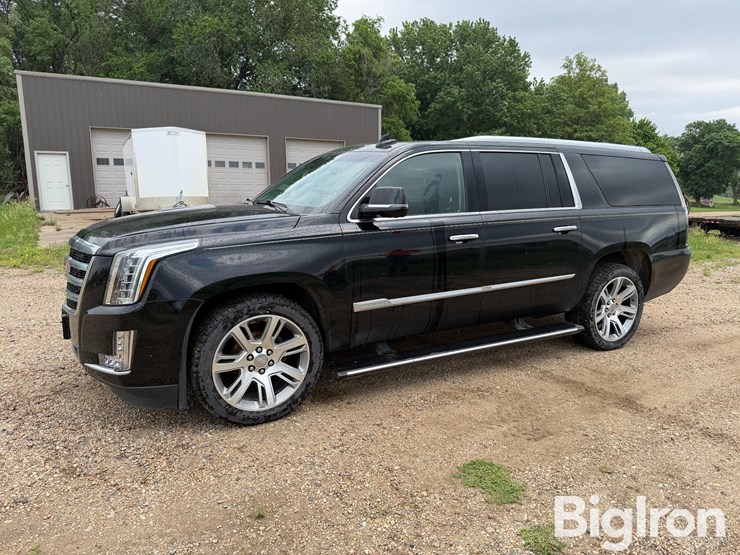 2020-cadillac-escalade-image-1