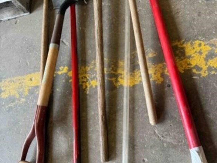 shovels,-hoe,-broom-image-2