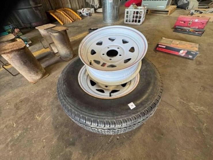 2-tires,-1-wheel,-michelin-gr-78-15-5-hole-image-1