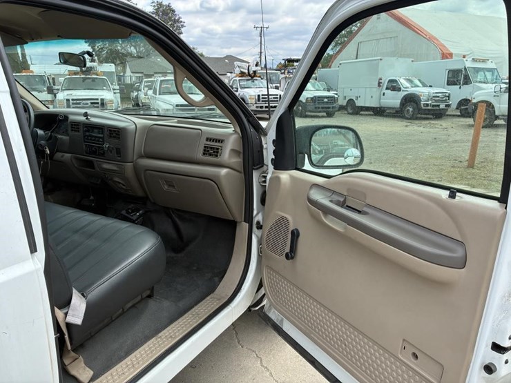 2001-ford-f250-image-13