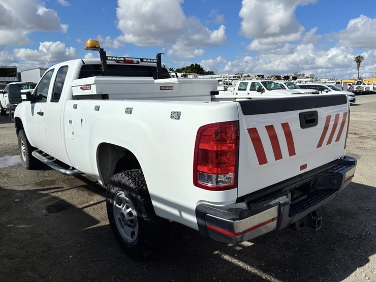 2012-gmc-sierra-2500-image-4