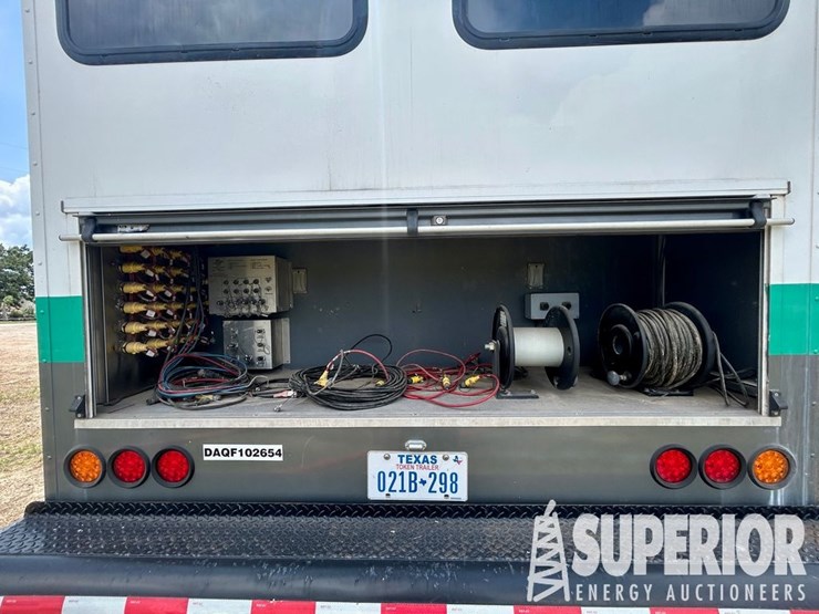 (x)-(9-42)-2013-turnkey-8'w-x-30'l-command-center,...-image-14