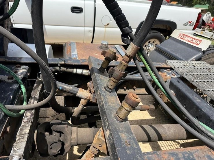 1999-kenworth-t600-image-27