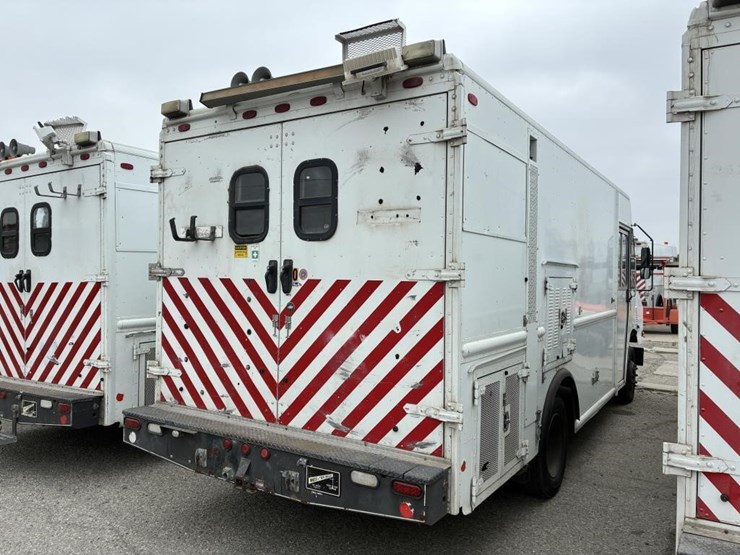 2008-workhorse-w62-image-3