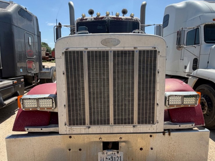 1999-peterbilt-379-image-2