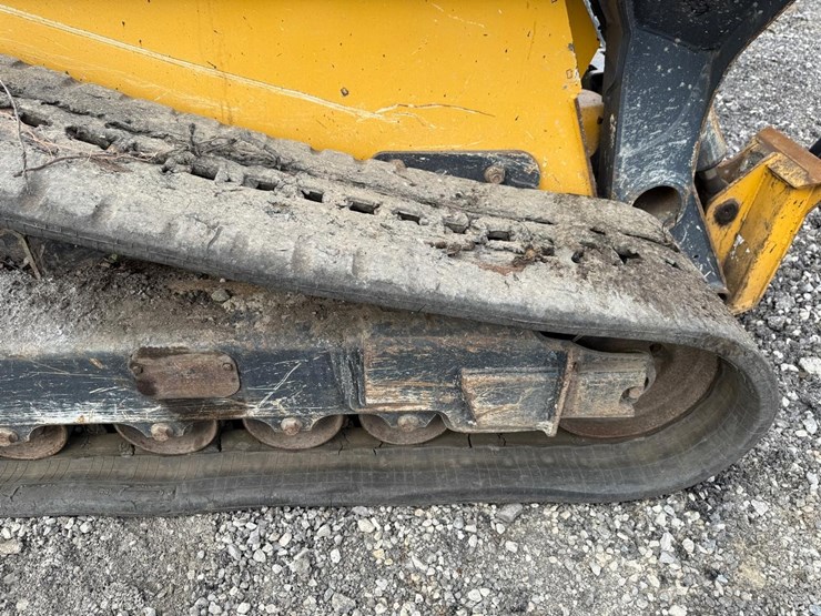 2017-deere-333g-image-11