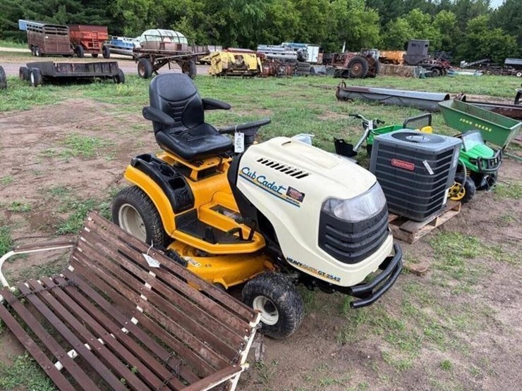cub-cadet-gt2542-image-4
