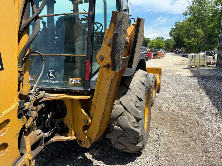 deere-410g-image-13