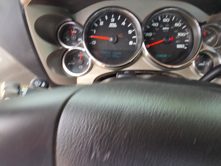 2013-chevrolet-silverado-3500-image-51