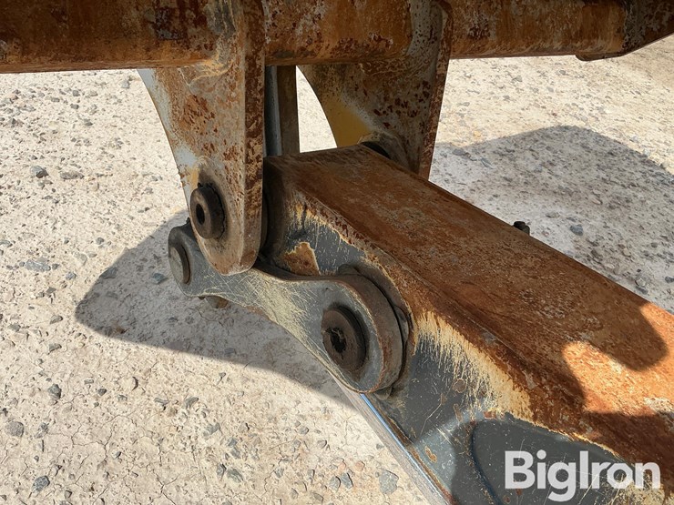 john-deere-32-image-10