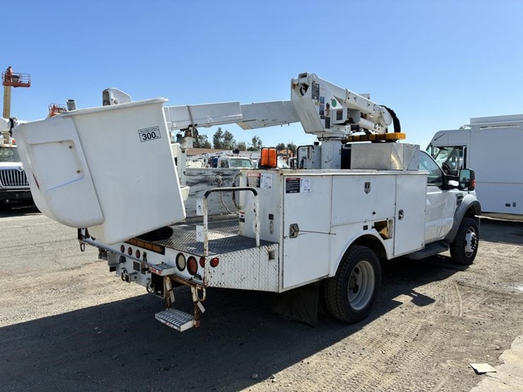 2008-ford-f550-xlt-image-3