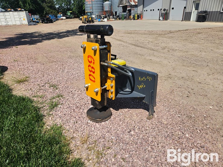 2025-handy-hpd680-skid-steer-post-driver-image-1