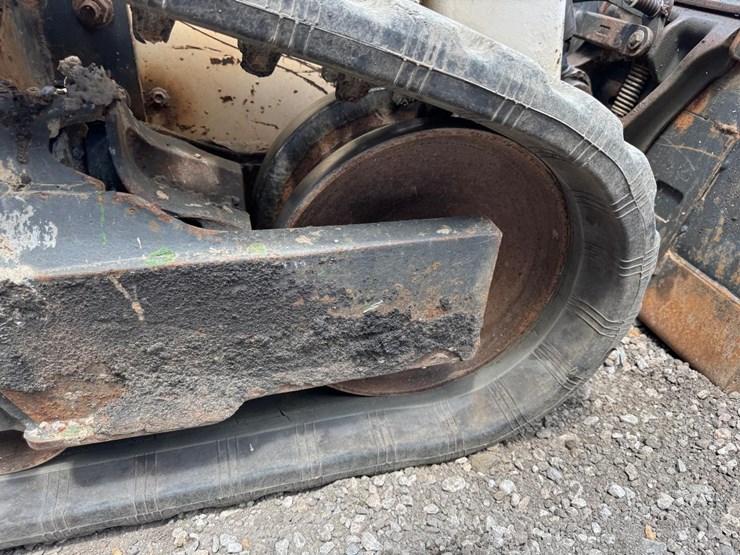 2021-bobcat-t64-image-21