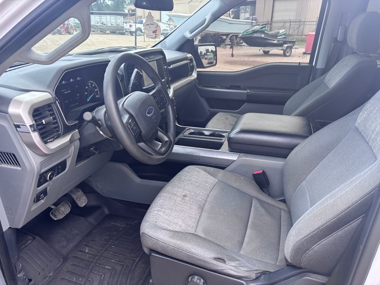 2021-ford-f150-xlt-image-7