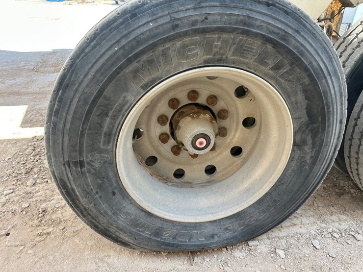 2014-axle-end-dump-image-11