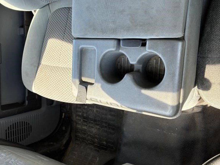 2011-ford-f550-image-24