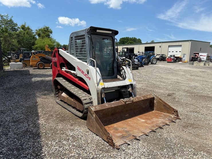 takeuchi-tl240-image-6