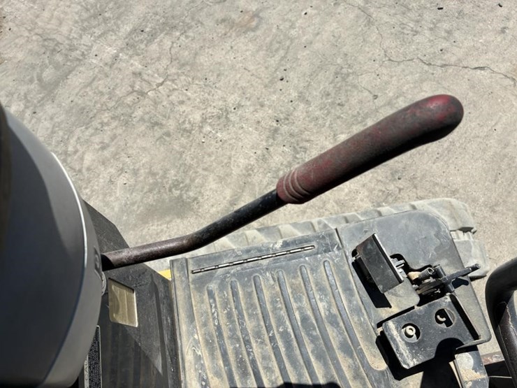 2016-deere-17g-image-15