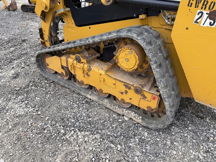 2018-caterpillar-249d-image-16