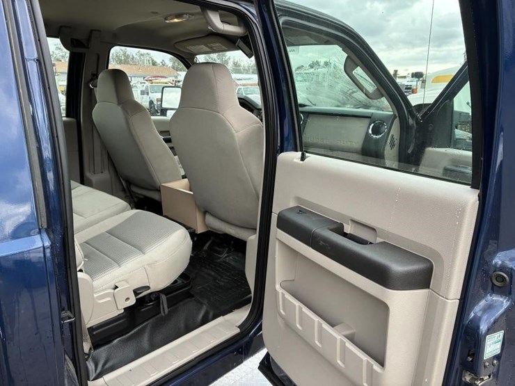 2008-ford-f550-xlt-image-24