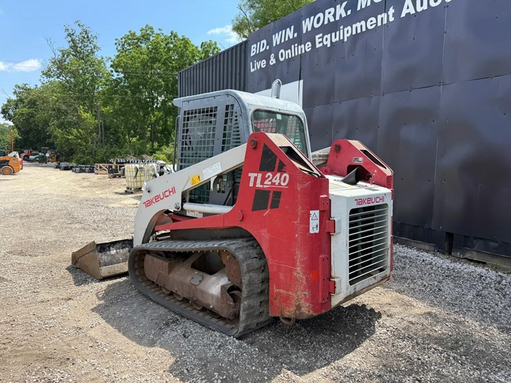 takeuchi-tl240-image-2