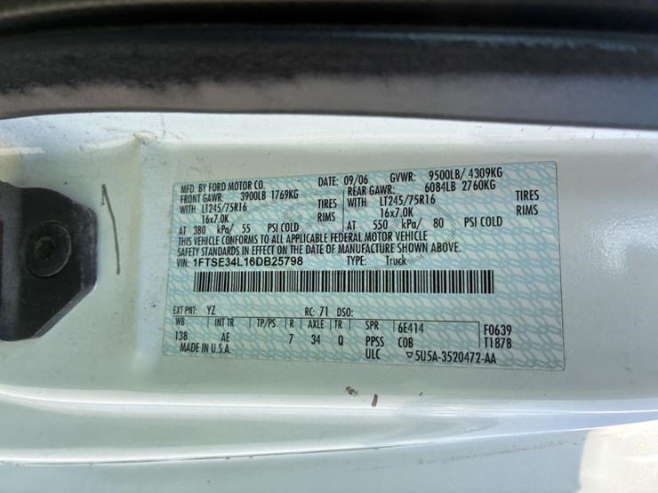 2006-ford-e350-image-19
