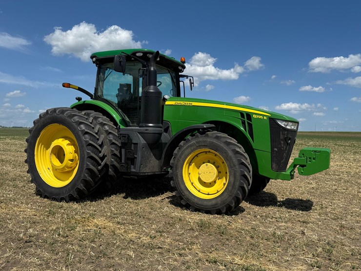 2019-john-deere-8295r-image-9